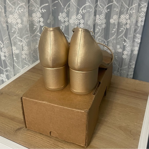 Comfortview gold heels - Picture 6 of 6